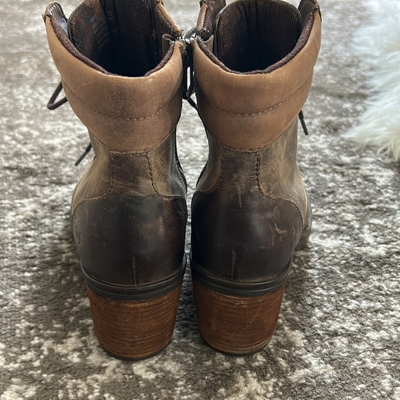 Born Descent Hiker Bootie size 9 - Picture 5 of 14